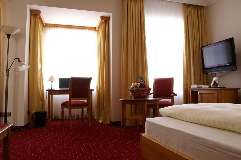 Hotel & Gaststaette Zum Erdinger Weissbraeu 3*